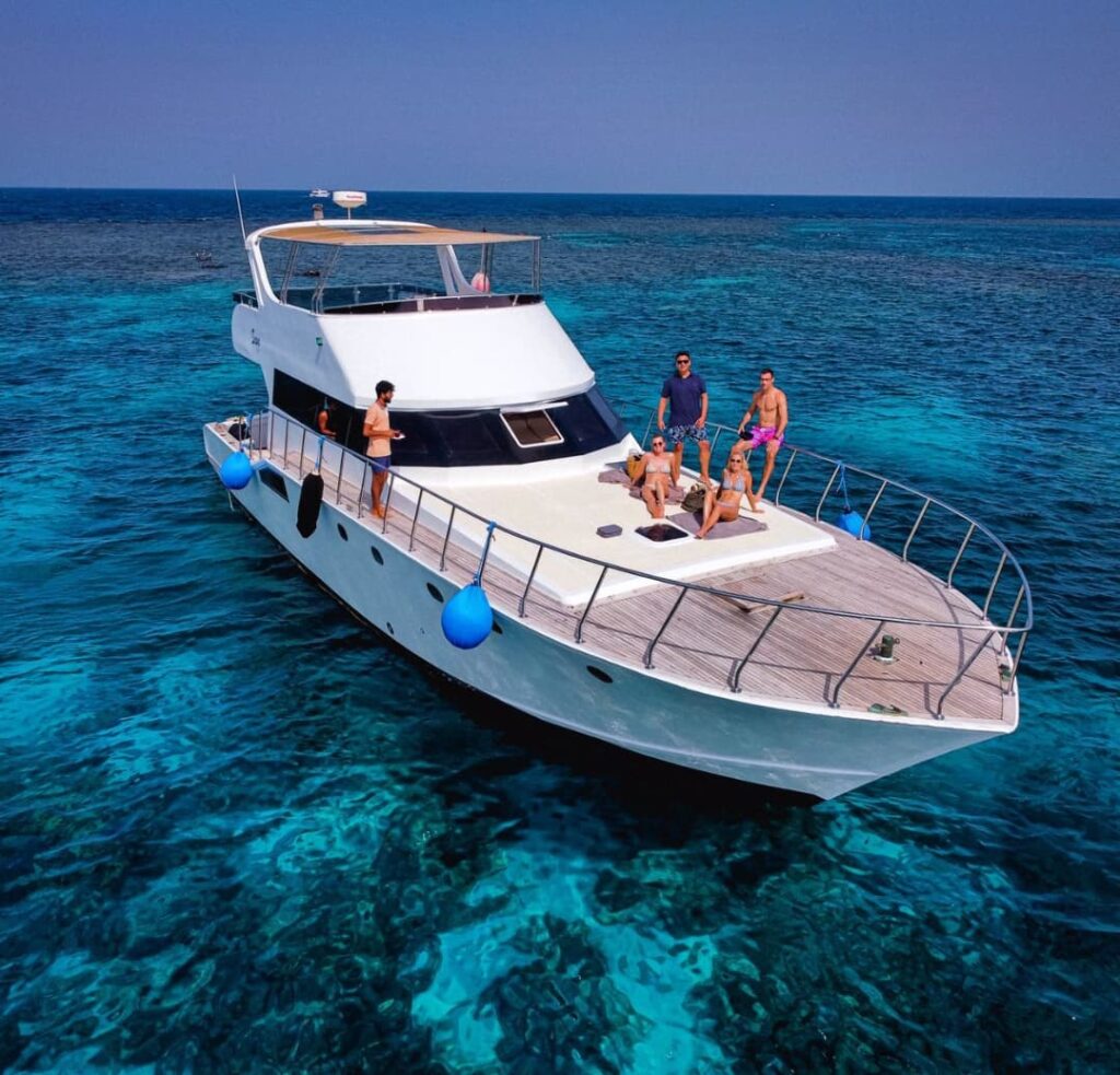 Private Yacht Trip to Gabr El-Bint Area